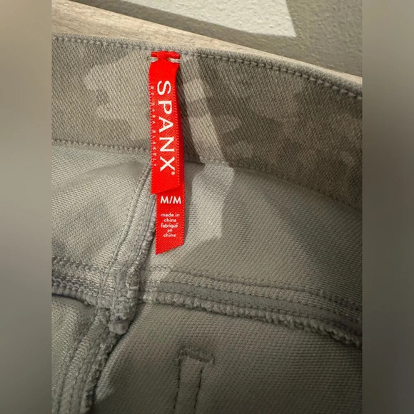 Spanx Jean-ish Ankle Leggings Stone Wash Camo Pull On Stretch Pants Size Medium - Picture 8 of 8
